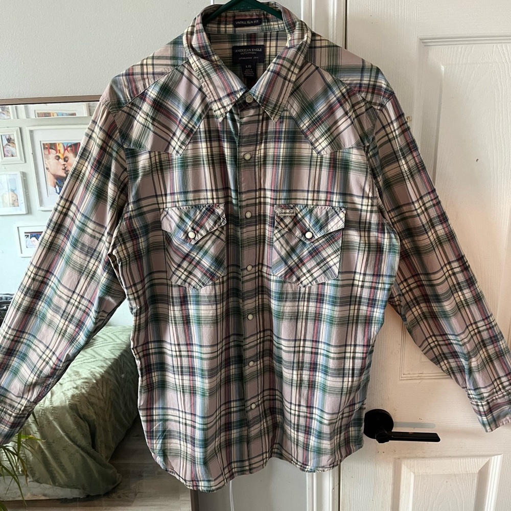 American Eagle snap button, button up